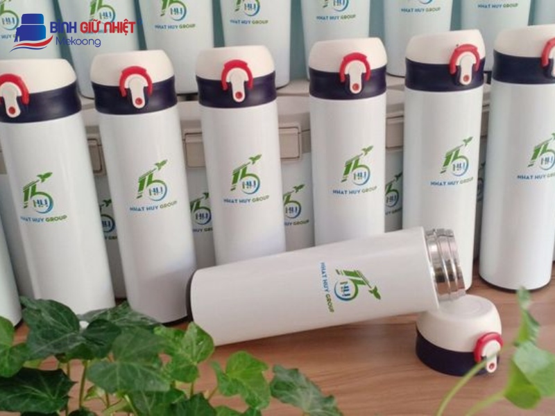 Bình giữ nhiệt khắc logo theo số lượng lớn giá rẻ – lấy ngay – giao liền tay