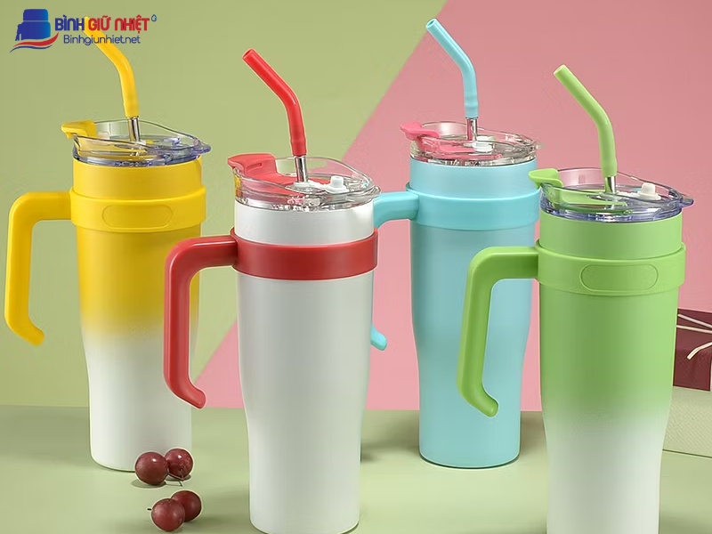 Khám phá chi tiết về bình giữ nhiệt có ống hút đựng sữa