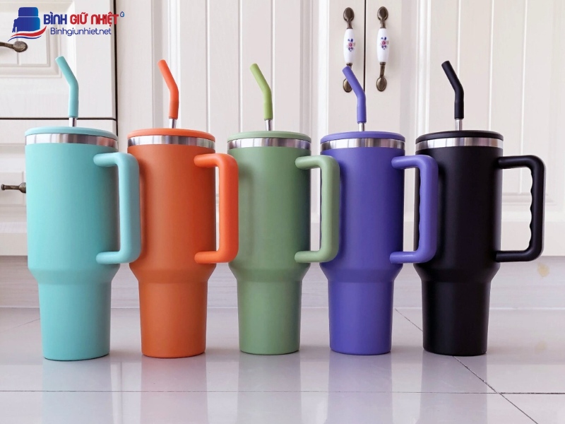 Đánh giá chi tiết về bình giữ nhiệt có ống hút đựng nước nóng