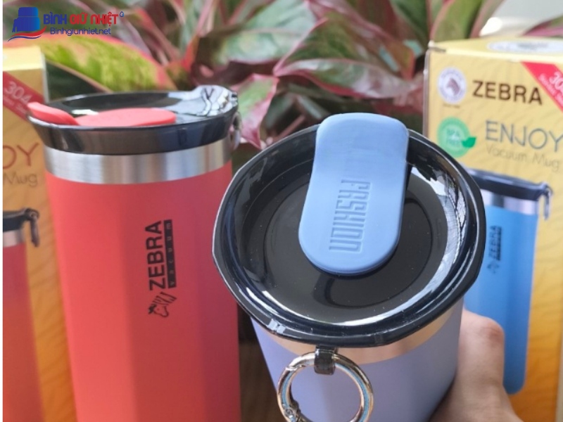 đánh giá ly giữ nhiệt Zebra